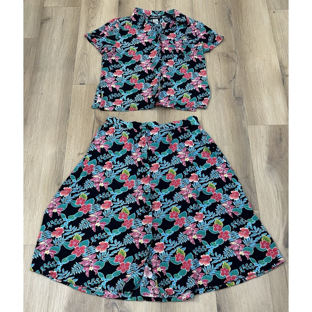 SAG HARBOR PETITE Women's Blouse/Skirt Set Floral Short Sleeve Medium/Large